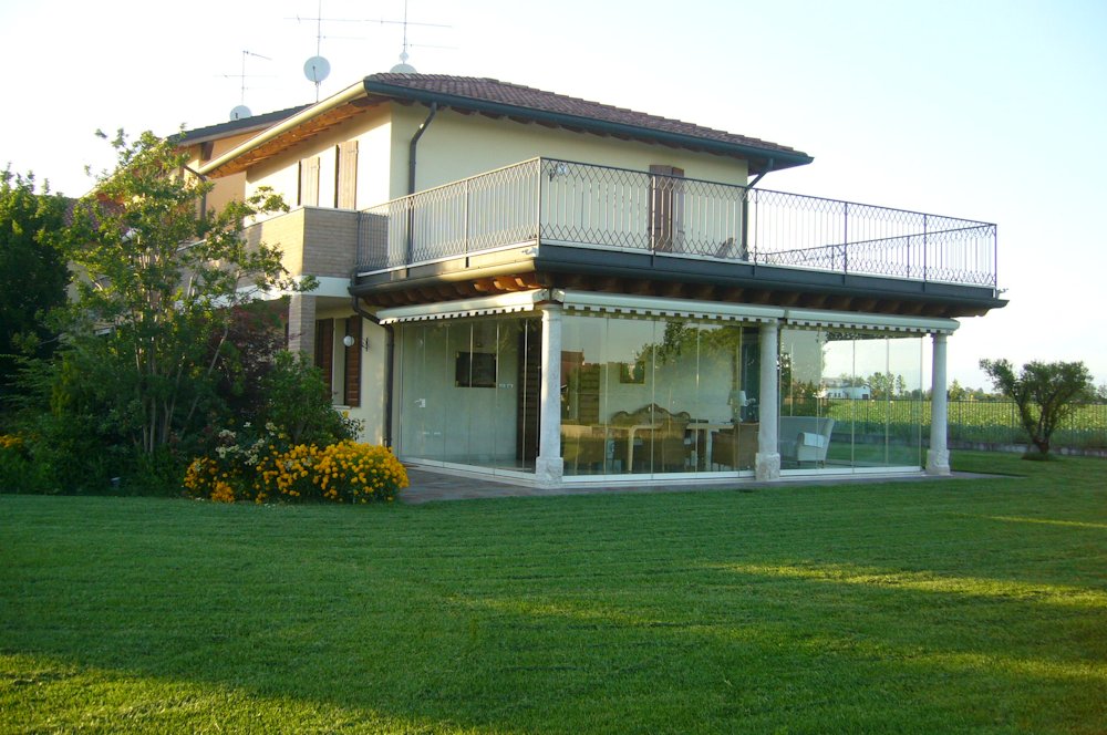 Chiusura terrazzo con serramenti – triseb